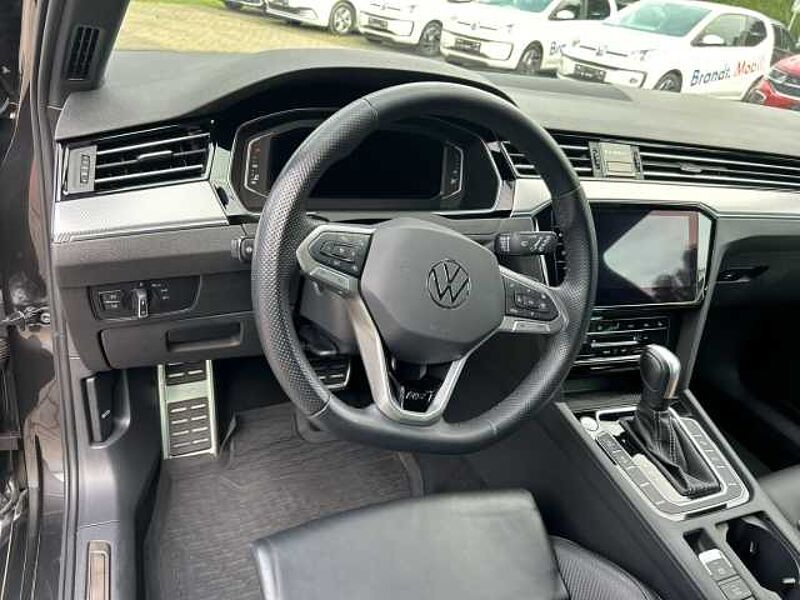 Volkswagen Passat Variant 2.0 TDI Elegance R-LINE+DSG+LED