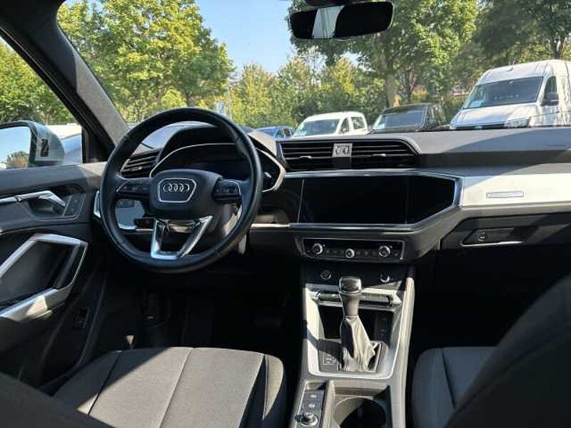 Audi Q3 35 TFSI advanced S-TRONIC+LED+NAVI+TEMPOM.