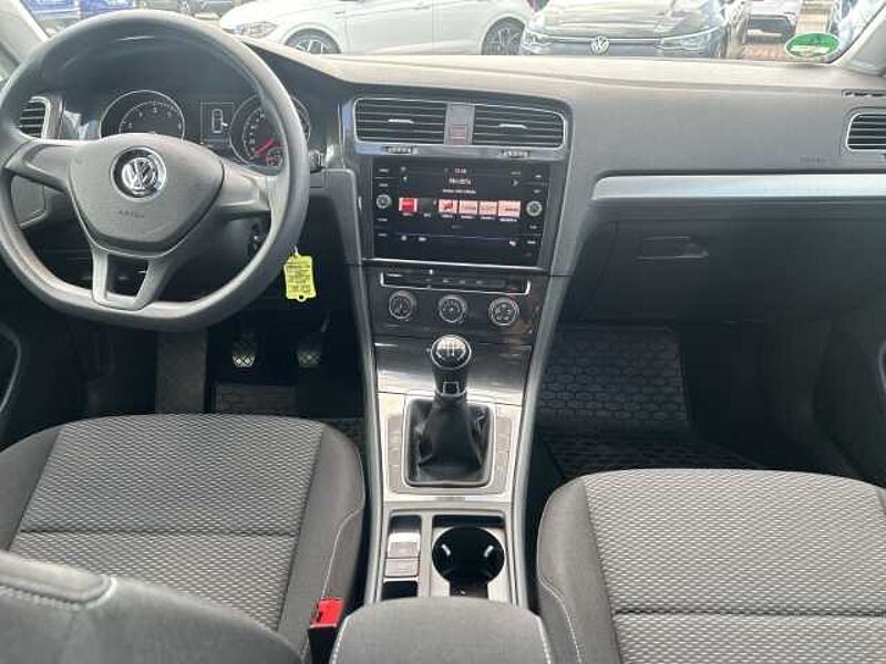 Volkswagen Golf VII 1.0 TSI Bluemotion NAVI+GJR+KLIMA