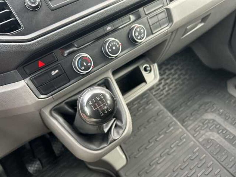 Volkswagen Crafter mittlerer Radstand 2.0 TDI DoKa AHK mittlerer Radstand 2.0 TDI DoKa AHK